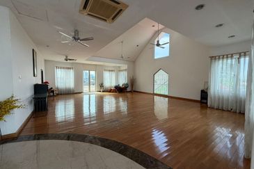 Stulang Laut / Darat