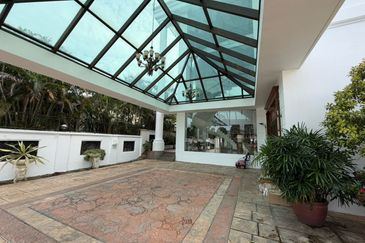 Stulang Laut / Darat