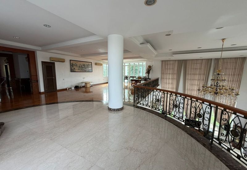 Stulang Laut / Darat