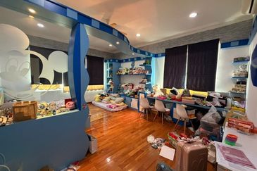 Stulang Laut / Darat