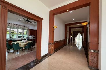 Stulang Laut / Darat