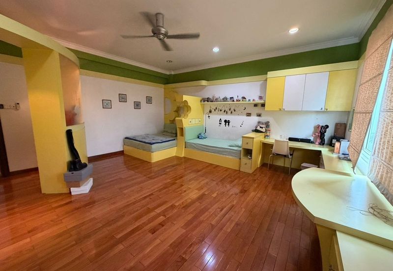 Stulang Laut / Darat