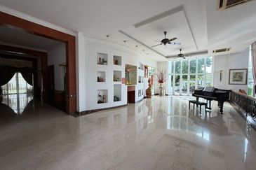 Stulang Laut / Darat