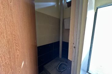 Gelang Patah Terrace Factory For Rent