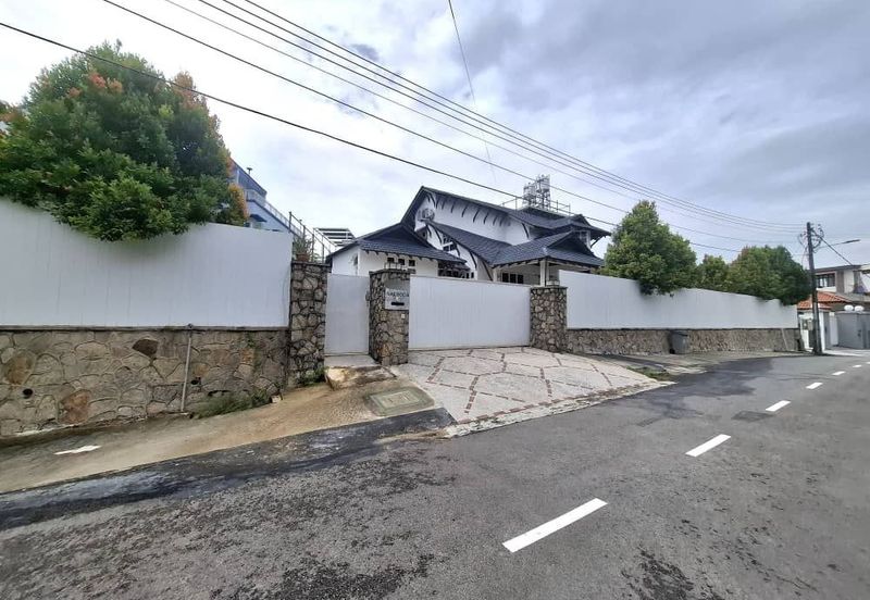 Stulang Laut / Darat