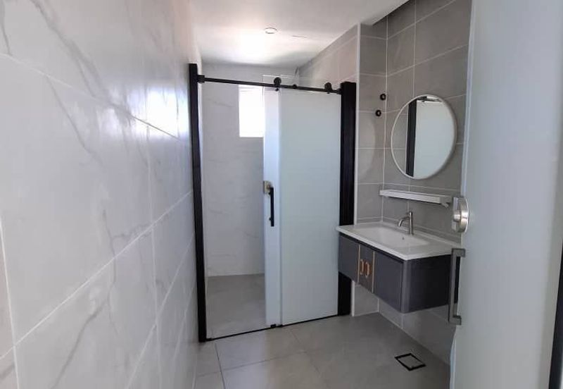 Stulang Laut / Darat