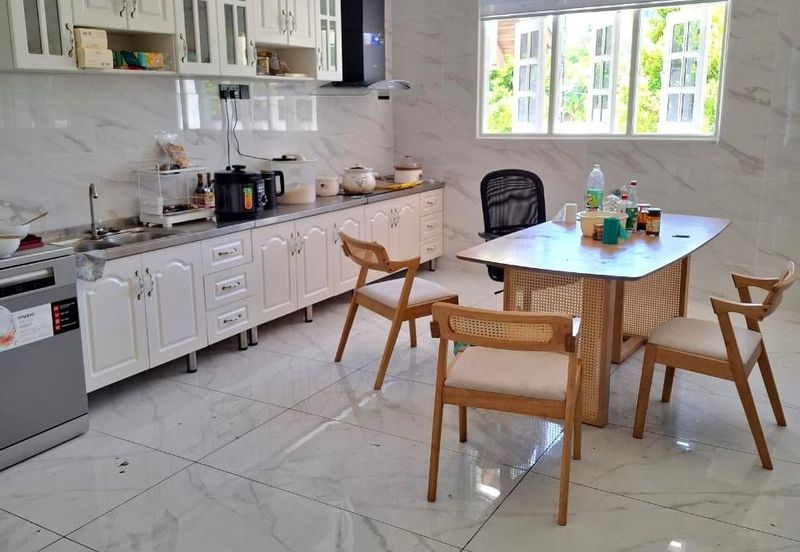 Stulang Laut / Darat