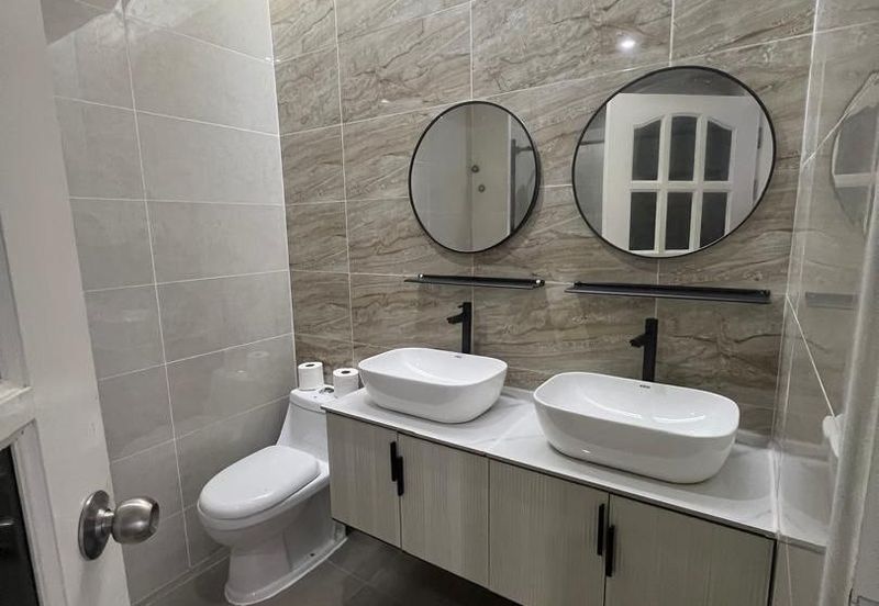 Stulang Laut / Darat