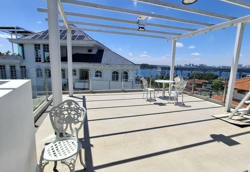 Stulang Laut / Darat