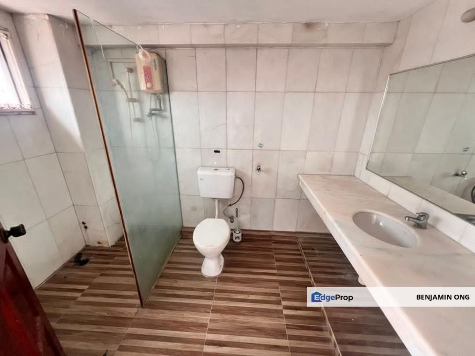 Jb Town Taman Pelangi Corner Lot For Rent, Johor, Johor Bahru