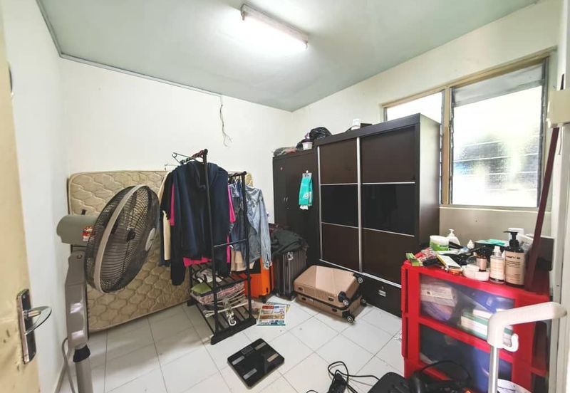 Flat Taman Ungku Tun Aminah