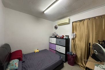 Flat Taman Ungku Tun Aminah