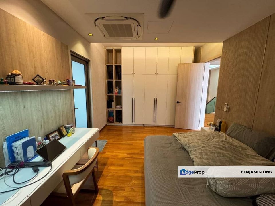 Sutera Utama Fully Renovated 2 Storey Semi D For Sale, Johor, Skudai