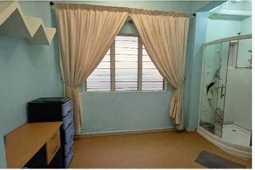 Taman Pulai Utama Flat