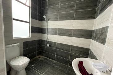 Kulai Kelapa Sawit Taman Sawit Ria Single Storey Semi D