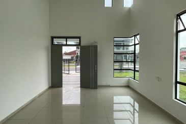Kulai Kelapa Sawit Taman Sawit Ria Single Storey Semi D