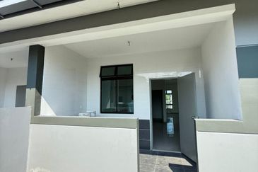 Kulai Kelapa Sawit Taman Sawit Ria 2 Storey Semi D