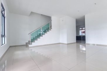 Kulai Kelapa Sawit Taman Sawit Ria 2 Storey Semi D