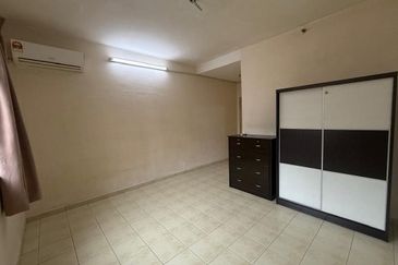 Prima Regency (Dorchester Court)