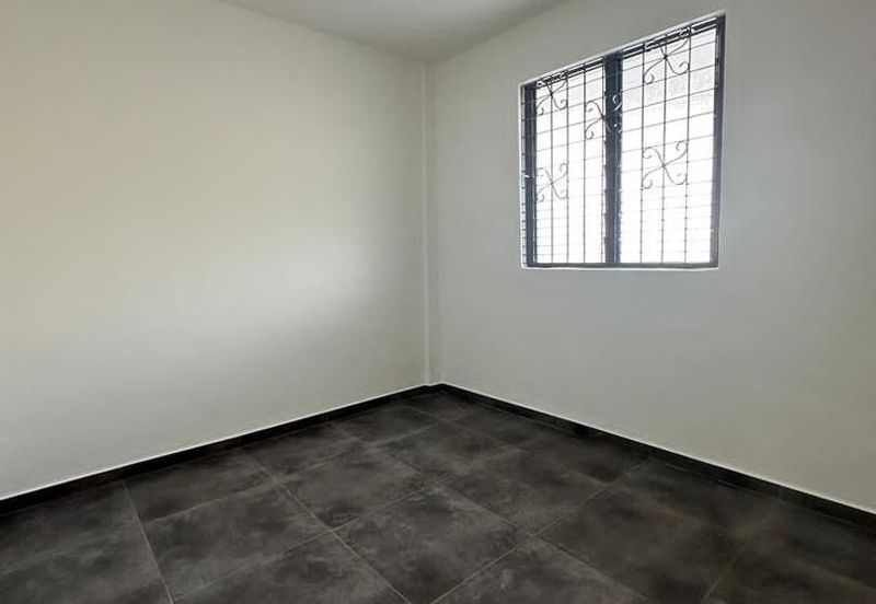 Flat Taman Ungku Tun Aminah