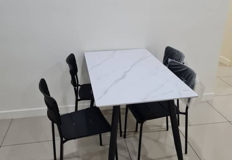 Dedaun Hijau (Greenfield Regency)