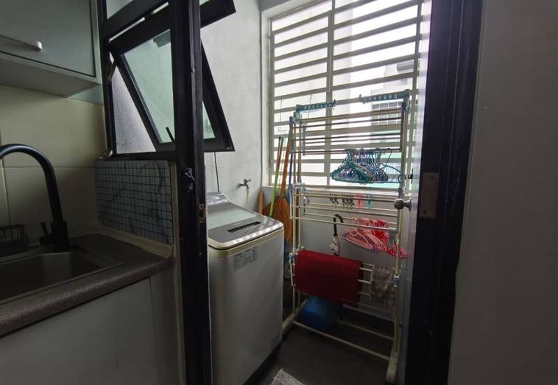 Dedaun Hijau (Greenfield Regency)