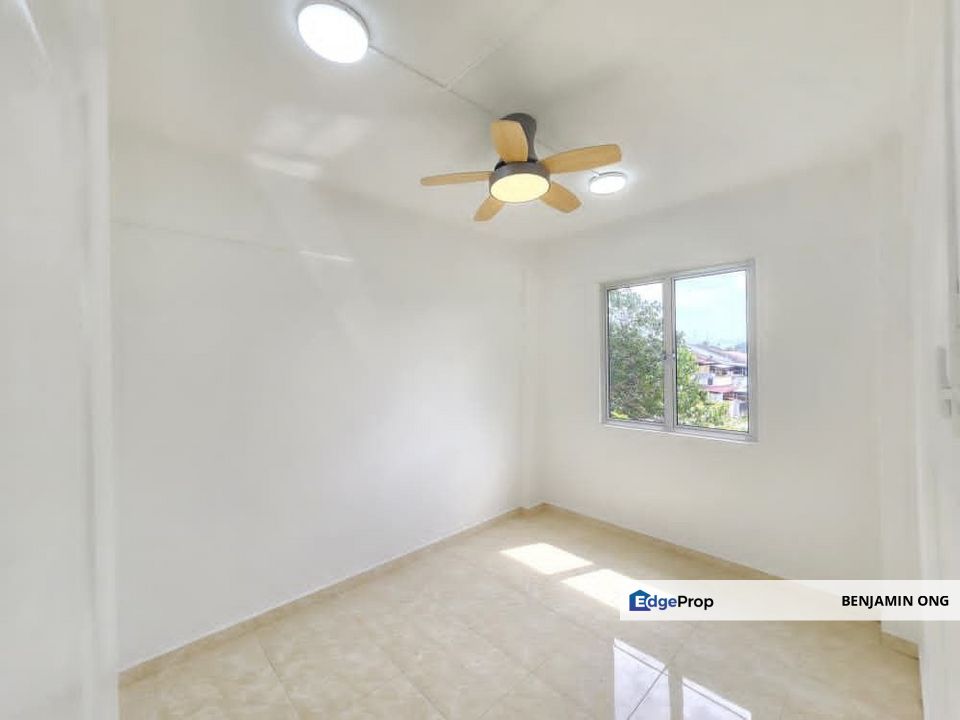 Desa Cemerlang Rumah Pangsa Akasia Flat For Sale, Johor, Ulu Tiram