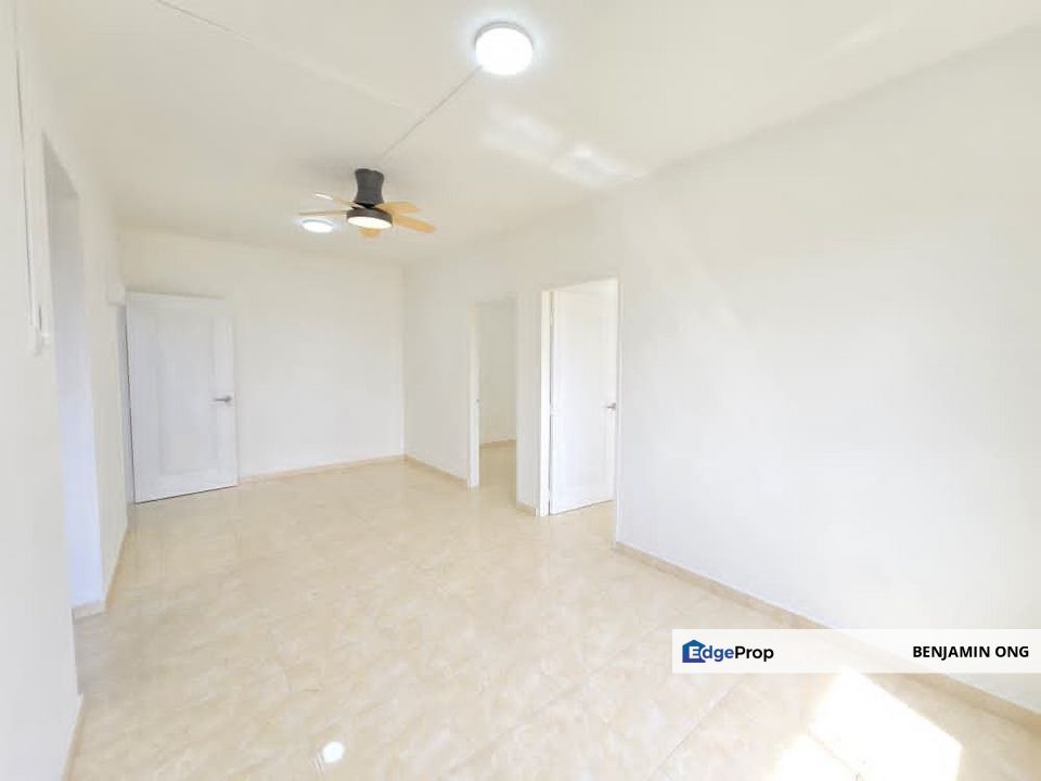 Desa Cemerlang Rumah Pangsa Akasia Flat For Sale, Johor, Ulu Tiram