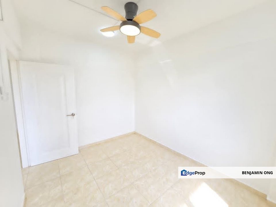 Desa Cemerlang Rumah Pangsa Akasia Flat For Sale, Johor, Ulu Tiram