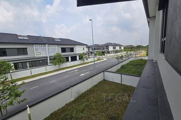 Freesia Residences @ Tropicana Aman