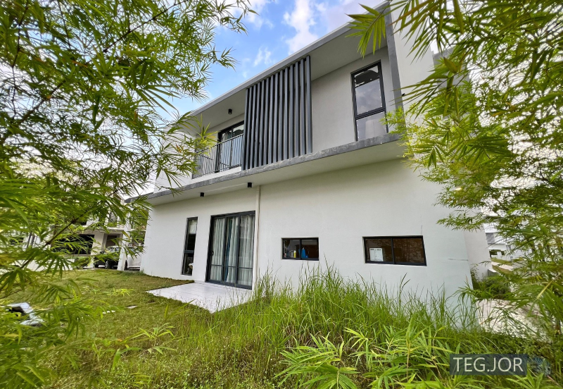 Lucent Residence @ twentyfive.7