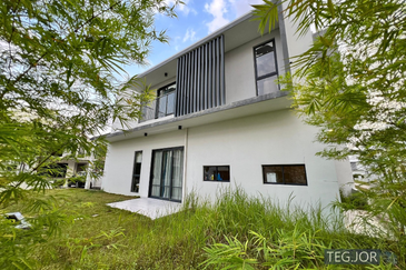 Lucent Residence @ twentyfive.7