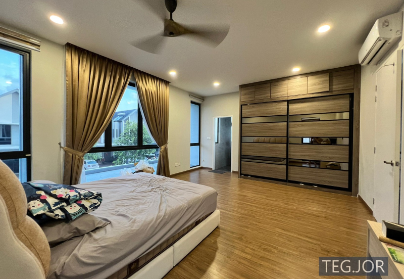 Lucent Residence @ twentyfive.7