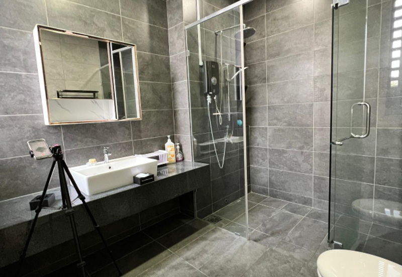 Lucent Residence @ twentyfive.7