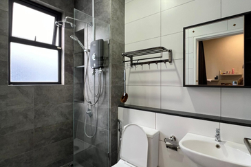 Lucent Residence @ twentyfive.7