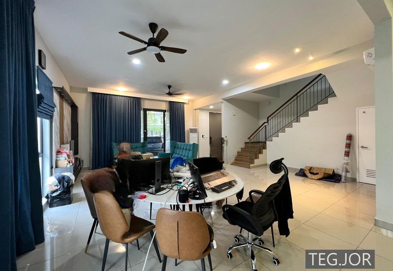 Lucent Residence @ twentyfive.7