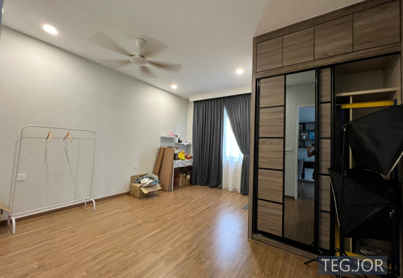 Lucent Residence @ twentyfive.7