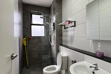 Lucent Residence @ twentyfive.7