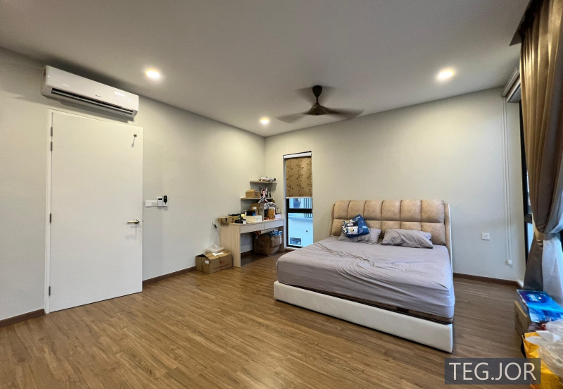 Lucent Residence @ twentyfive.7