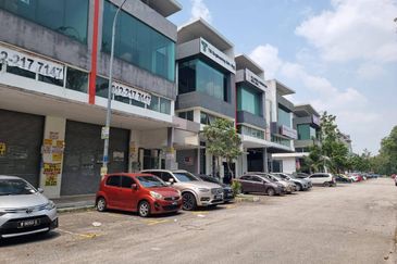 Jalan Bukit Kemuning