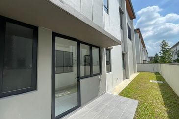 Bandar Tropicana Aman