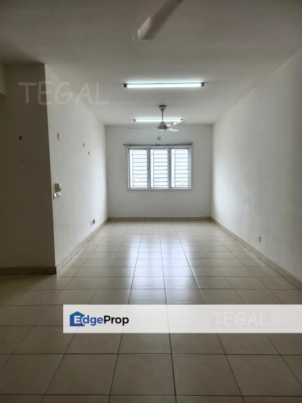 Good Condition 900sf De Bayu Setia Alam Gated Guarded 2 Carpark, Selangor, Shah Alam