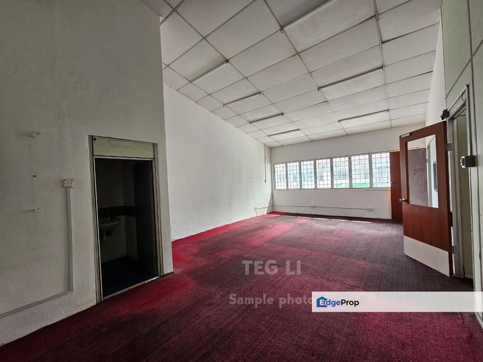 High Ceiling 1.5 Storey 25x80 Taman Perindustrian Usj 1 Subang Jaya, Selangor, Subang Jaya
