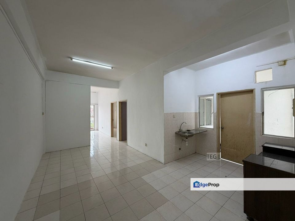 Below Market! Full Loan Vista Indah Putra Bayu Perdana 975sf 3r2b Good, Selangor, Klang