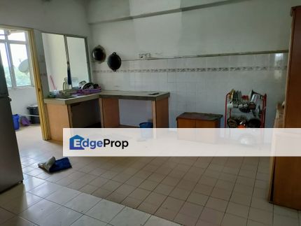 sri wangi apartment 2 unit for sale 4 room &3 room, Johor, Tampoi