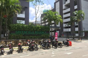 Dedaun Hijau (Greenfield Regency)