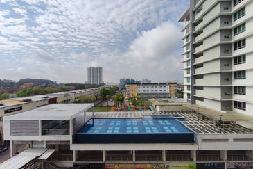 Akademik Suite @ Mount Austin