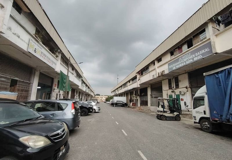 Skudai Lima Kedai mutiara Rini Gelang Patah 1.5terrace factory for rent