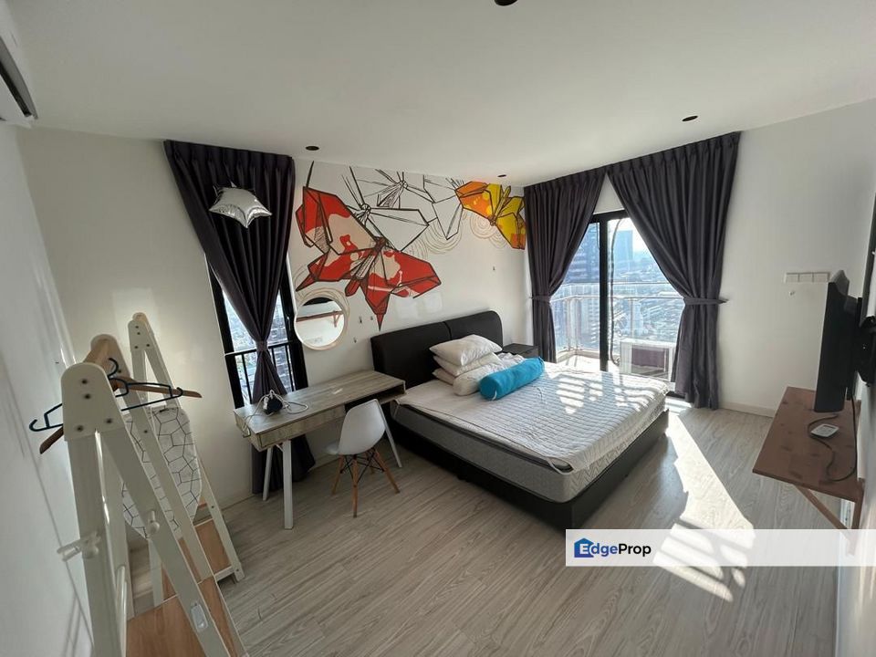 Suasana suites jb town nearby city square partial furnish, Johor, Johor Bahru