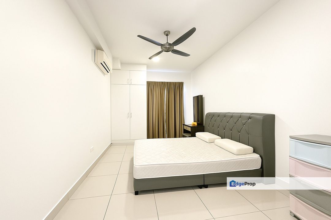 Mount Austin , Austin suites for rent 1(big)+1(small) room , Johor, Johor Bahru